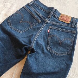 Levi's Wedgie Straight Classic Blue Jean Size 26